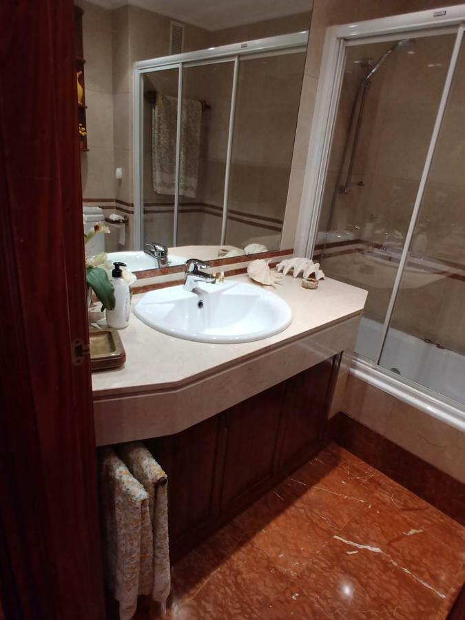 Hogar, A Modo De Hotel 기욘 외부 사진